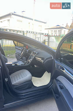 Седан Ford Fusion 2014 в 