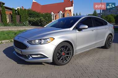 Седан Ford Fusion 2017 в 