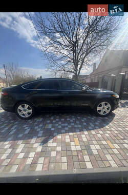 Седан Ford Fusion 2013 в 