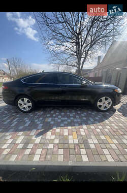 Седан Ford Fusion 2013 в 