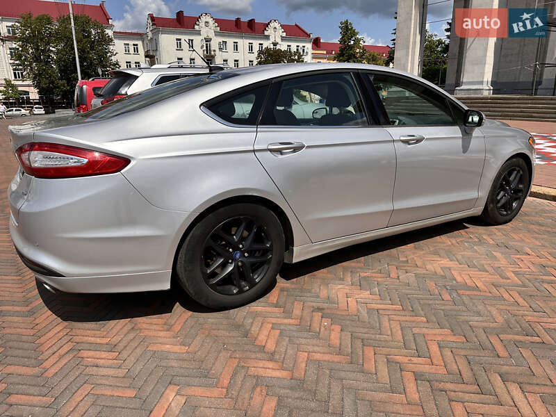 Седан Ford Fusion 2015 в Чернігові