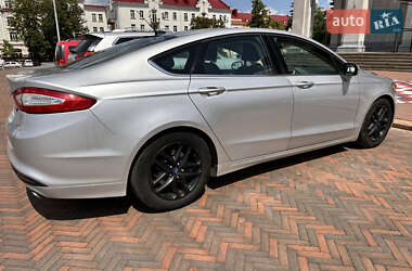 Седан Ford Fusion 2015 в 