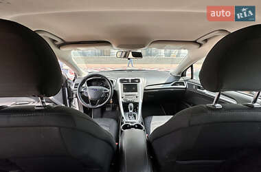 Седан Ford Fusion 2015 в 