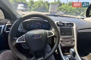 Седан Ford Fusion 2015 в 