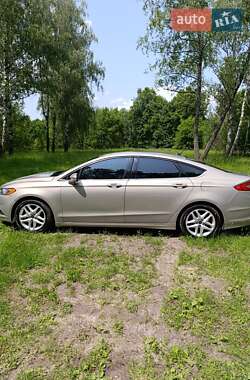 Седан Ford Fusion 2014 в 