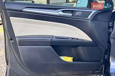 Седан Ford Fusion 2015 в 