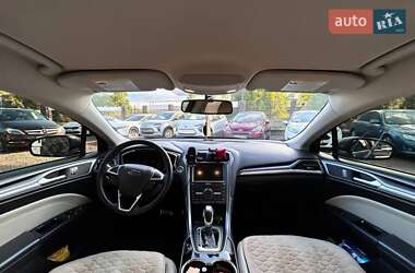 Седан Ford Fusion 2015 в 