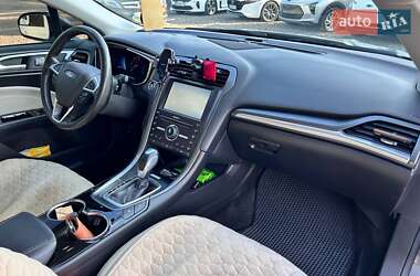 Седан Ford Fusion 2015 в 