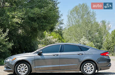 Седан Ford Fusion 2016 в 