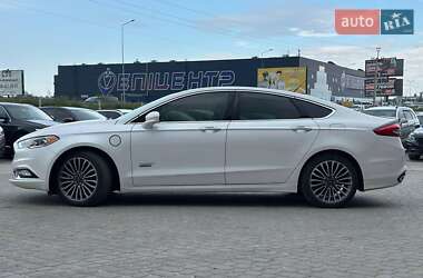 Седан Ford Fusion 2017 в 