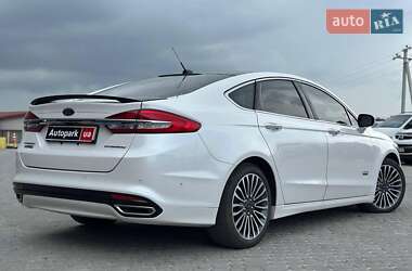 Седан Ford Fusion 2017 в 