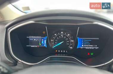 Седан Ford Fusion 2017 в 