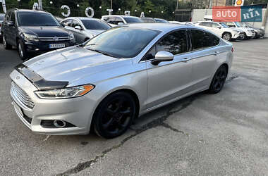 Седан Ford Fusion 2016 в 