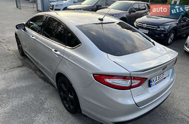 Седан Ford Fusion 2016 в 