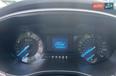 Седан Ford Fusion 2016 в 