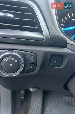 Седан Ford Fusion 2016 в 