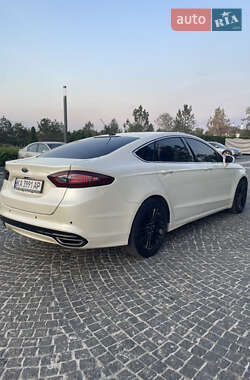 Седан Ford Fusion 2013 в 