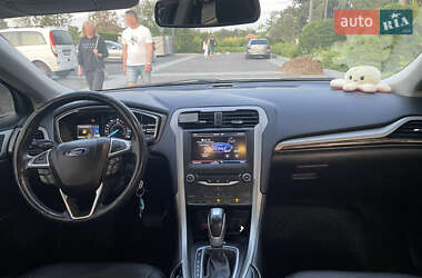 Седан Ford Fusion 2013 в 