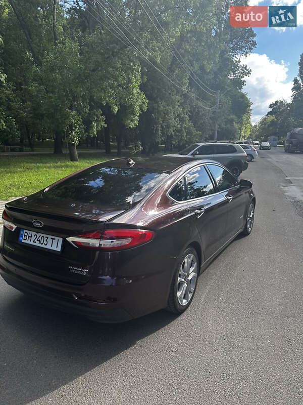 Седан Ford Fusion 2019 в Одесі