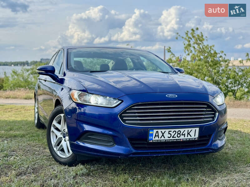 Седан Ford Fusion 2016 в 