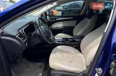 Седан Ford Fusion 2015 в 