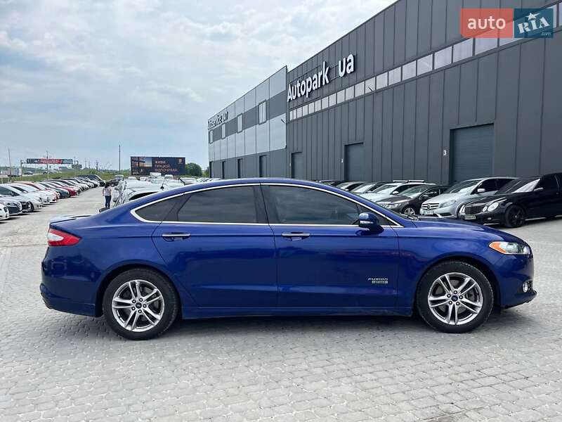 Седан Ford Fusion 2015 в Львове