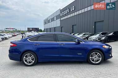 Седан Ford Fusion 2015 в 