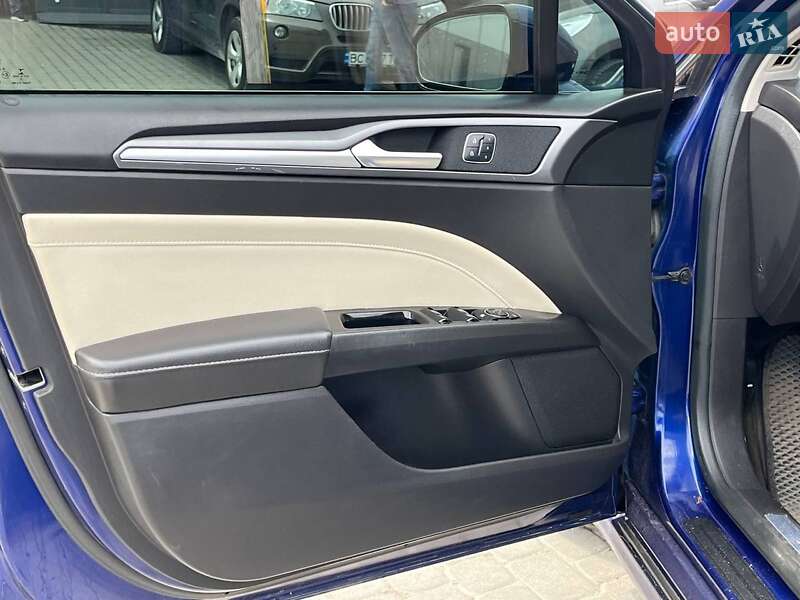 Седан Ford Fusion 2015 в Львове