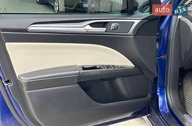 Седан Ford Fusion 2015 в 
