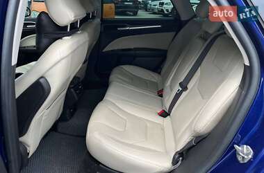 Седан Ford Fusion 2015 в 