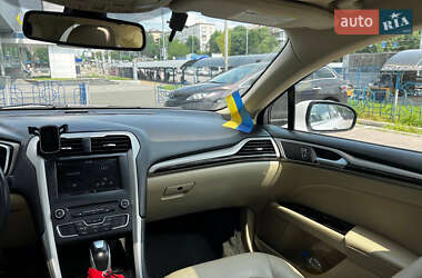Седан Ford Fusion 2016 в 