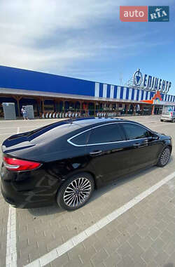 Седан Ford Fusion 2017 в 