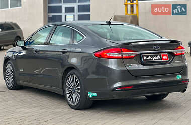 Седан Ford Fusion 2016 в 