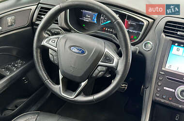 Седан Ford Fusion 2016 в 