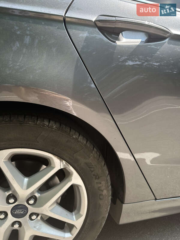 Седан Ford Fusion 2013 в Новомосковську