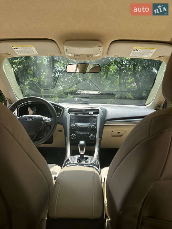 Седан Ford Fusion 2013 в Новомосковську