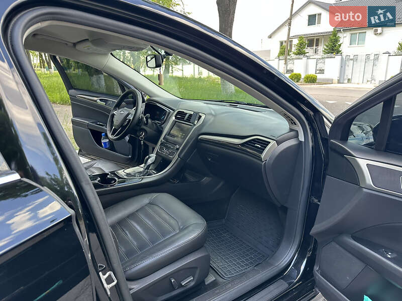 Седан Ford Fusion 2015 в Виннице