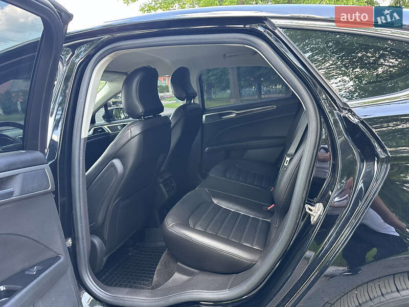 Седан Ford Fusion 2015 в Виннице