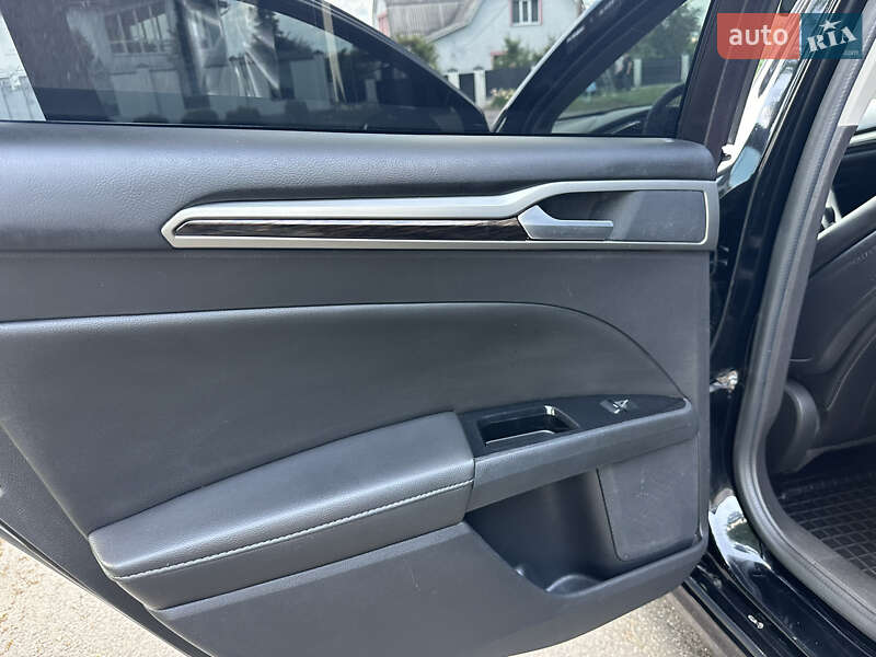 Седан Ford Fusion 2015 в Виннице