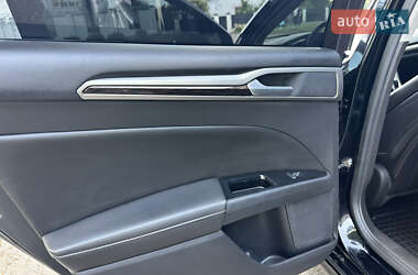 Седан Ford Fusion 2015 в 