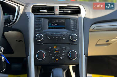 Седан Ford Fusion 2014 в 