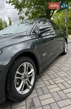 Седан Ford Fusion 2014 в 