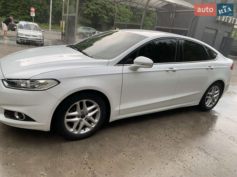Седан Ford Fusion 2015 в Городку