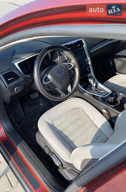 Седан Ford Fusion 2014 в 