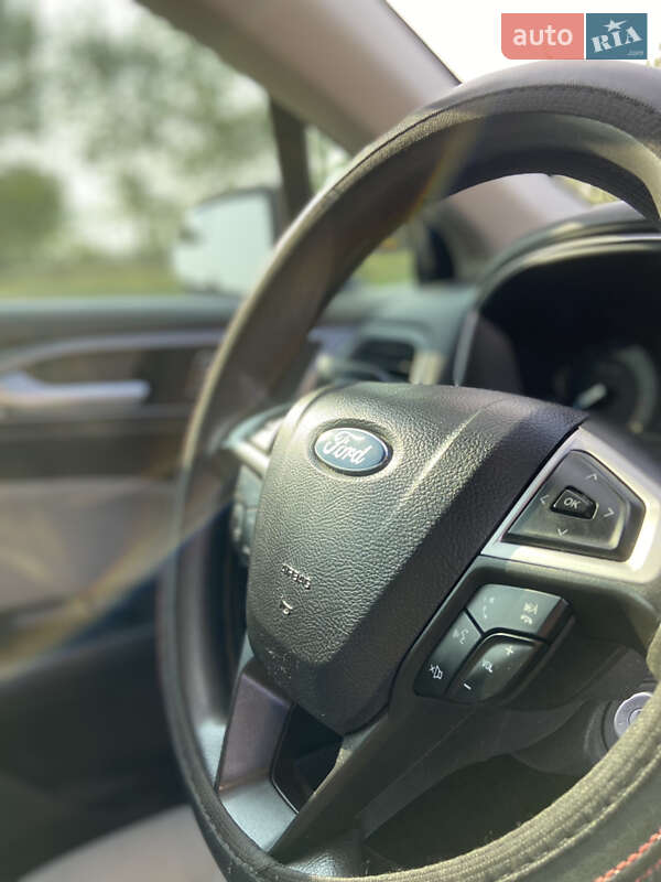 Седан Ford Fusion 2014 в Миколаєві