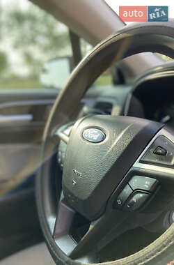 Седан Ford Fusion 2014 в 