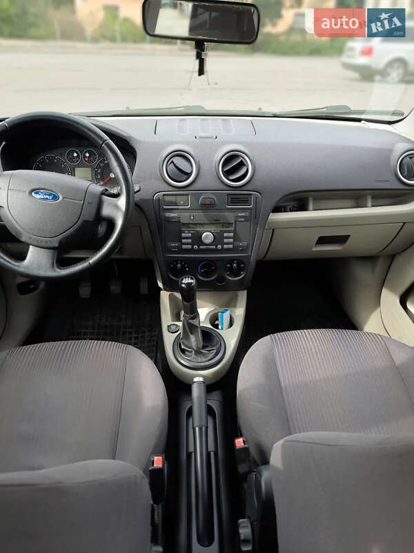 Хэтчбек Ford Fusion 2006 в Виннице
