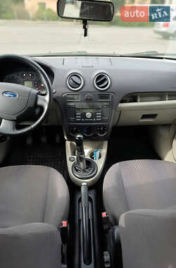 Хэтчбек Ford Fusion 2006 в 