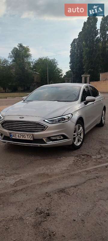 Седан Ford Fusion 2018 в 