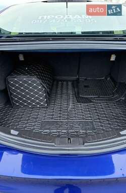 Седан Ford Fusion 2015 в 